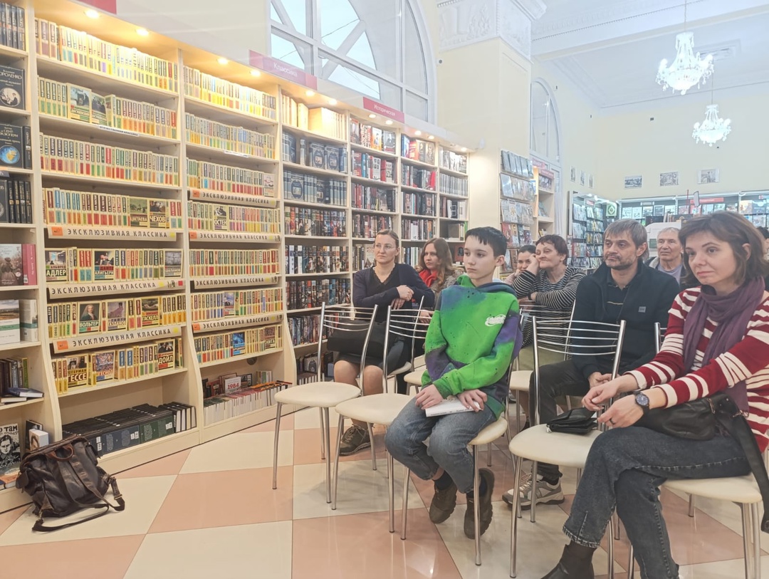 В "Кассандре" состоялась творческая встреча с писателем Владимиром Голубевым