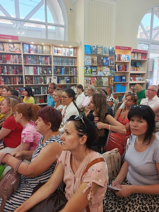 В "Кассандре" состоялись творческие встречи с Григорием Григорьевым.