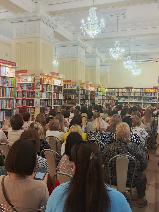 В "Кассандре" состоялись творческие встречи с Григорием Григорьевым.